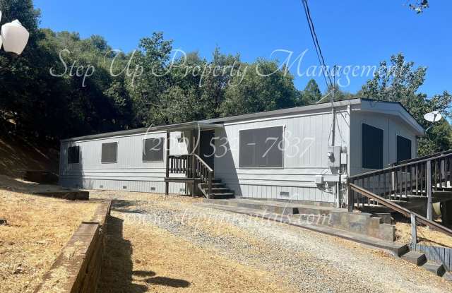 Spacious and Updated 3 Bedroom off Phoenix Lake Rd! Gallery 2