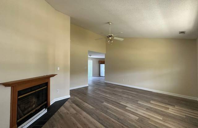 205 Stag Court Gallery 3