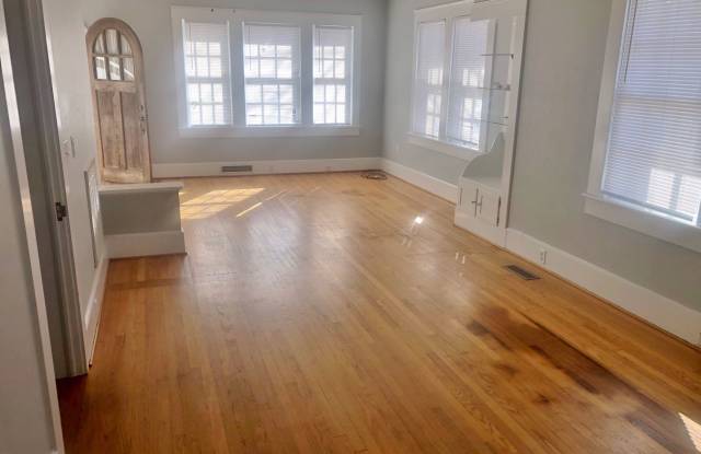 CHARMING 3 BEDROOM Gallery 3