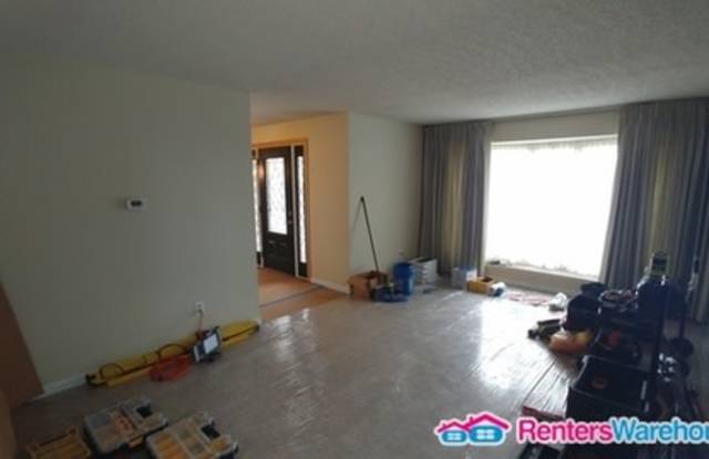 7885 Greenbriar Cir Gallery 4