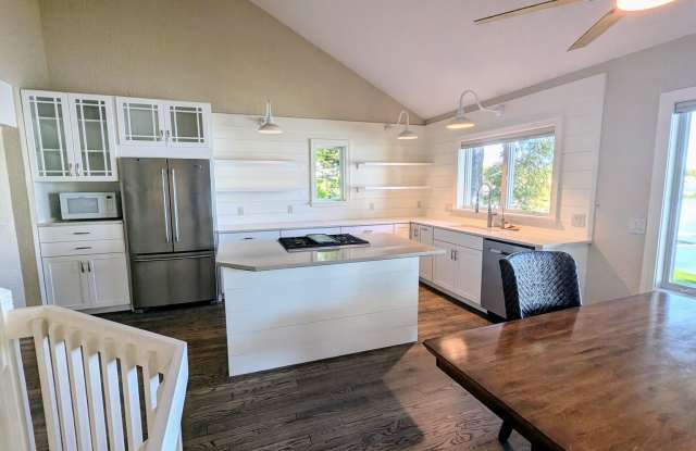 Three Bedroom Home on Austin Lake Gallery 4