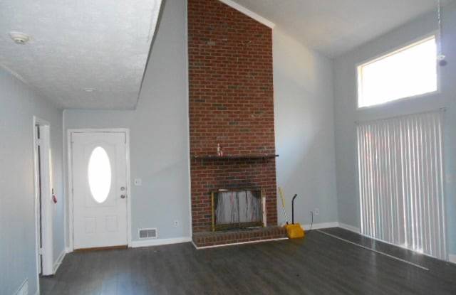 2425 Falls River Dr Gallery 2