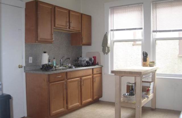 No Broker Fee | Brookline 3 Bed with Parking, Balcony & Heat Included Gallery 3