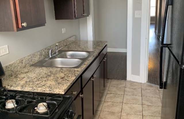 6127 S King Dr 1 Gallery 4