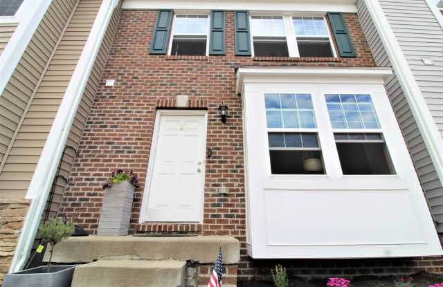 3 Bed/ 2.5 Bath Townhome close to the interstate - Available 8/07/2025 photos photos