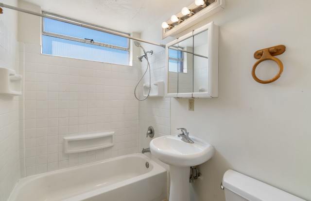 Dolphin Apartments Gallery 4