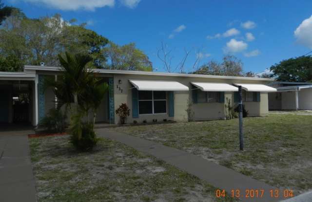 137 NE Prima Vista Boulevard - 137 Southeast Prima Vista Boulevard, River Park, FL 34983