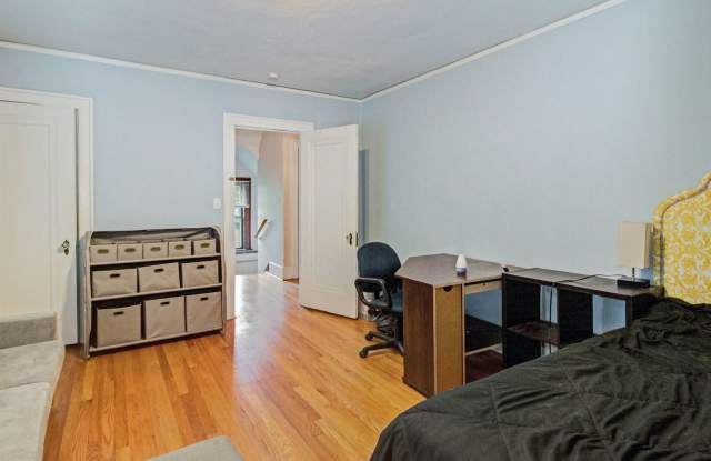 1407 Morton Avenue Gallery 2