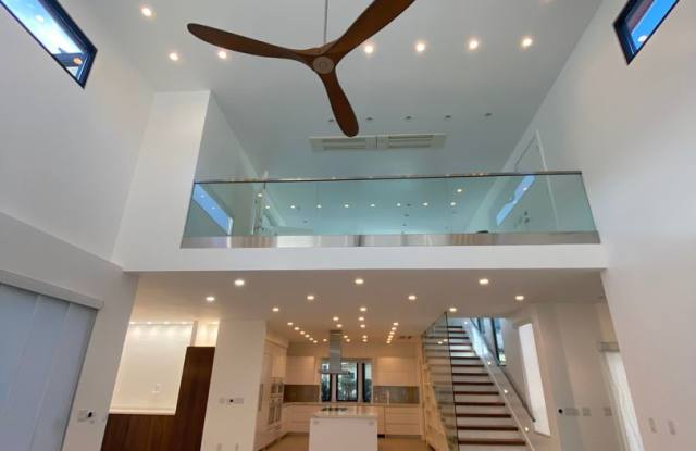 Manoa 5 Bedroom, 3.5 Bathroom, 2-Car Garage Rental ! Gallery 3