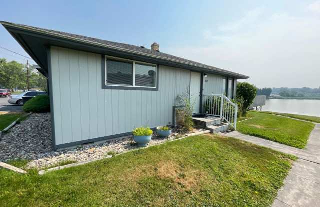 Prime Location! 2-Bed, 1-Bath Apartment with Lake Views and Near Downtown – Move-In Ready! photos photos