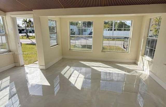 1621 S 16th Ave photos photos