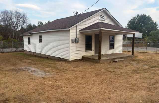 4 Bedroom and 1 Bathroom House Gallery 3