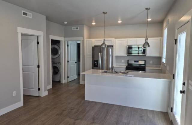 1661 Annas Garden Ln Gallery 2