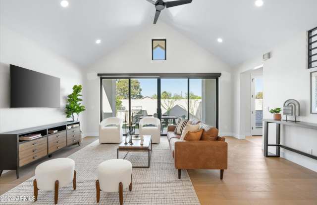 6324 N 10th Drive Gallery 3