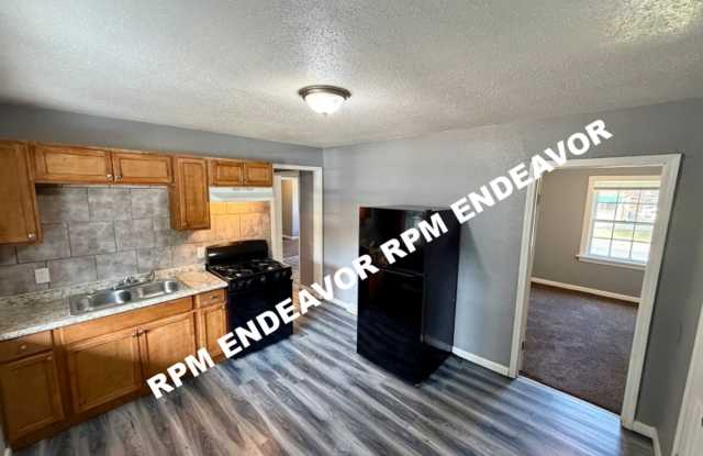 Inviting 3-Bedroom w/ Basement, Garage & Fenced Yard Gallery 1