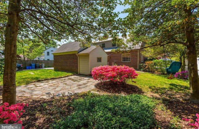 10205 Pierce Dr Unit B Gallery 3