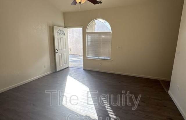 2913 South Sallee Ct Gallery 4