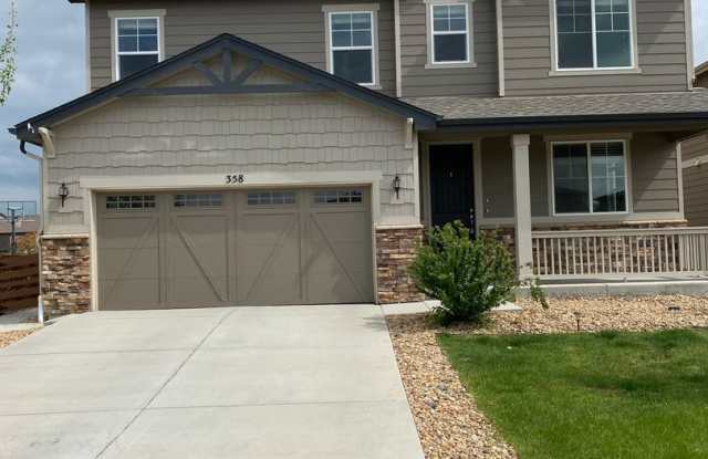 Lovely 4 Bedroom/3 Bathroom Erie Home - Available July!! photos photos