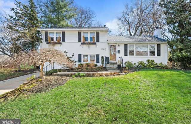 1912 LONGCOME Drive photos photos