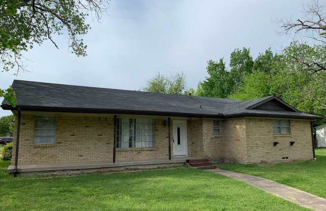 901 Downing Street - 901 Downing Street, Forney, TX 75126