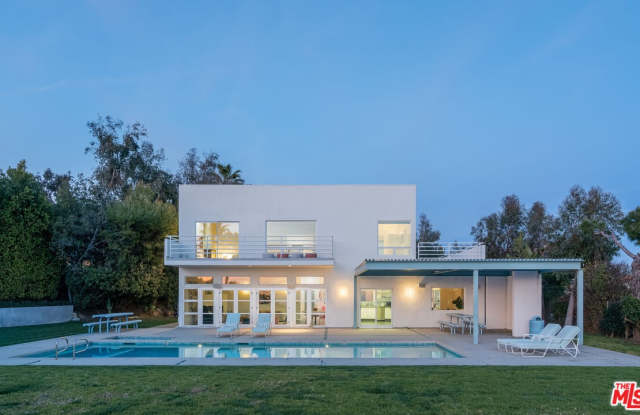 23430 W Moon Shadows Dr - 23430 West Moon Shadows Drive, Los Angeles County, CA 90265