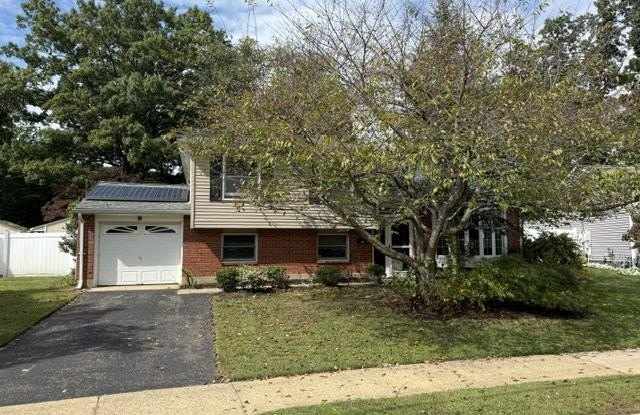 62 LAKEVIEW Court Gallery 1
