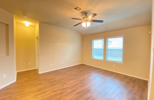 2105 Meadow Park Drive Gallery 2