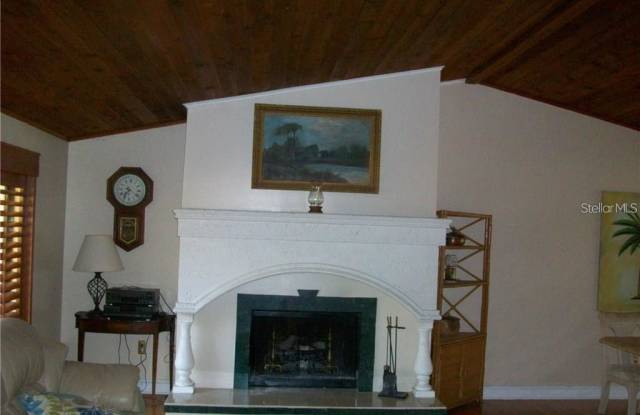 208 WHISPERING OAKS COURT Gallery 2