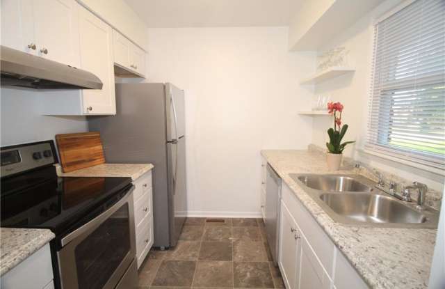 9620 East 600 S Gallery 3