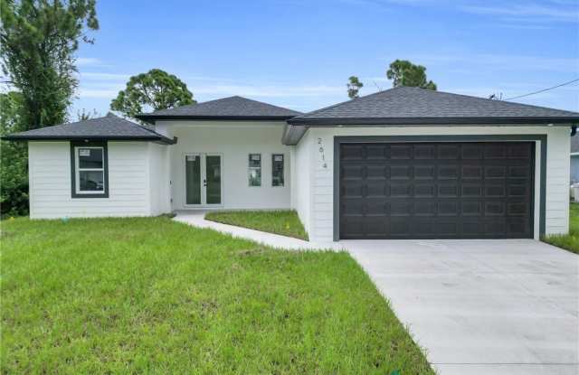 2614 19th Street W photos photos