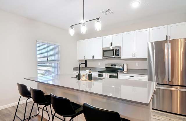 1504 Hummingbird Road Gallery 3