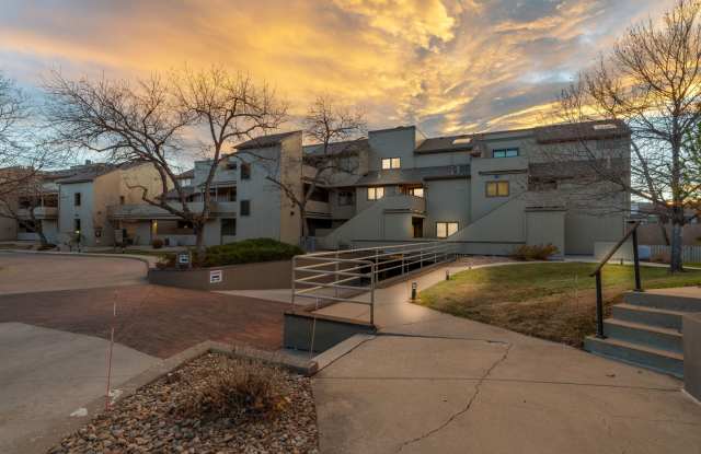 Flatiron View Retreat with Vaulted Ceilings & Private Balcony photos photos