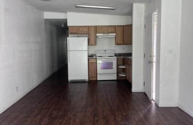 991 SOUTHERN VILLAS Drive Gallery 4
