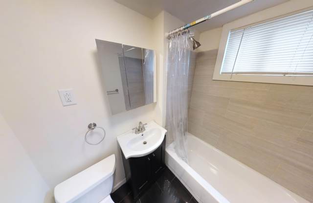618 Westcott St Apt 1 Gallery 4