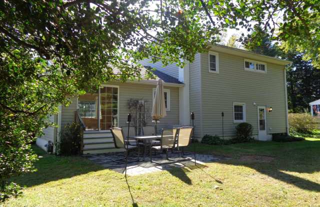 59 Rumson Road Gallery 2