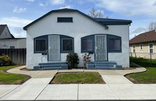 Available Now! photos photos Available Now! photos photos