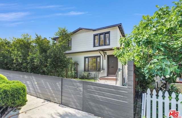 1448 Calumet Ave photos photos