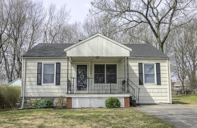 1340 S Main St - 1340 South Main Street, Independence, MO 64055