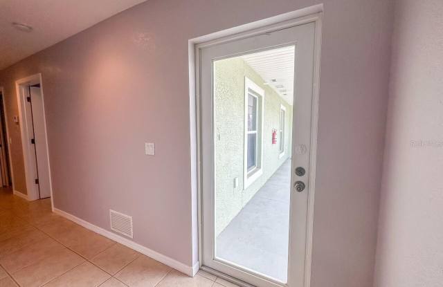 8100 MEMORY Lane Gallery 4