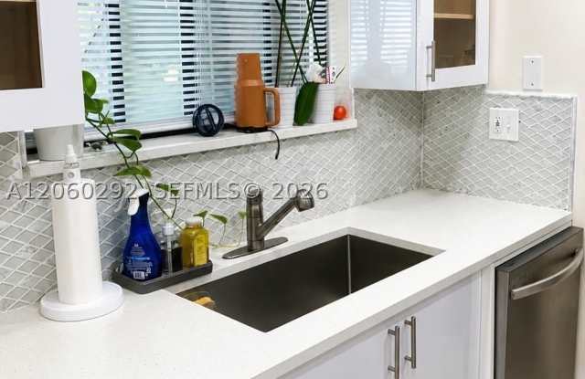 9568 SW 1st Ct Gallery 4