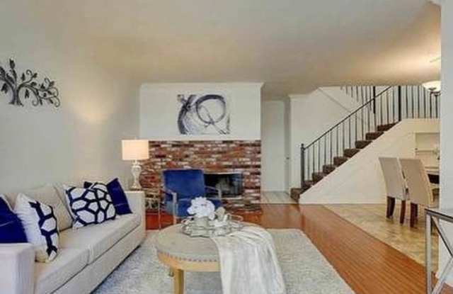 8125 Canby Avenue Gallery 2