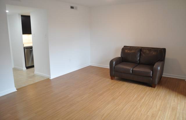 1300 Army Navy Drive Gallery 2