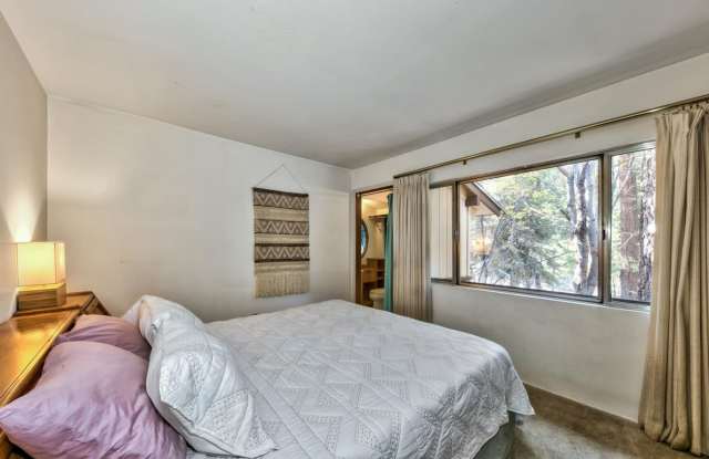 Cozy 3BD house avail. on for a Long term lease. Call to inquire today! Gallery 4