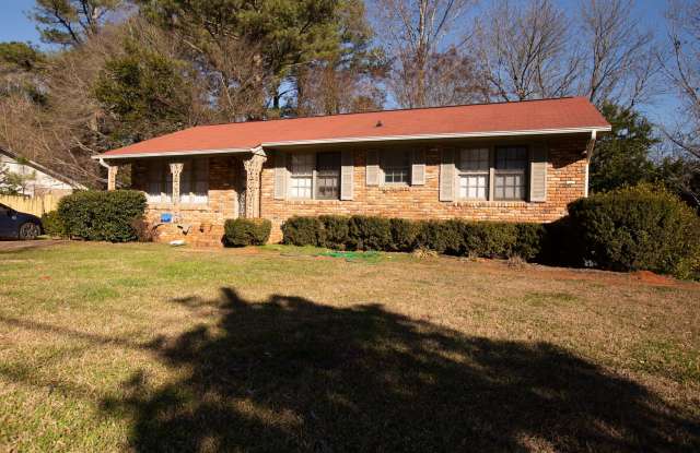 4 Bedroom College Station House - 1085 College Station Road, Athens, GA 30605
