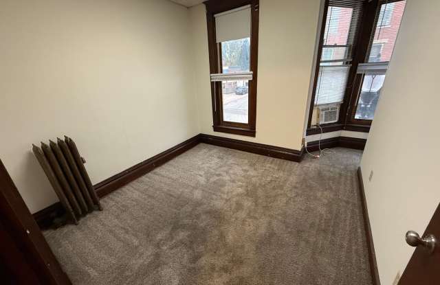 Spacious 4-Bedroom Apartment with Main Street Views photos photos