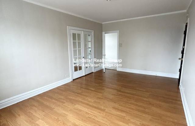 1333 West Birchwood Gallery 3