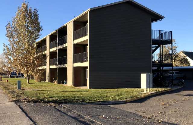 19601 Frontage Rd photos photos