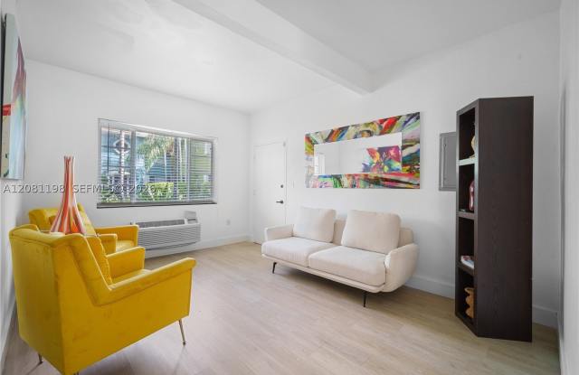 5215 NE 3rd CT Gallery 2
