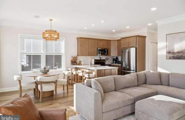 40 EVERGREEN Lane - 40 Evergreen Lane, Phoenixville, PA 19460