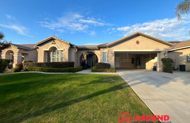 Charming Home in Olive Dr Area! photos photos